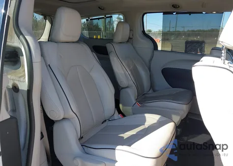 2017 Chrysler Pacifica Hybrid Platinum z USA, uszkodzony, nr VIN 2C4RC1N79HR822310